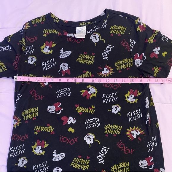 mickey & minnie t-shirt NWOT valentines day xoxo comic book style design Disney - Picture 4 of 5